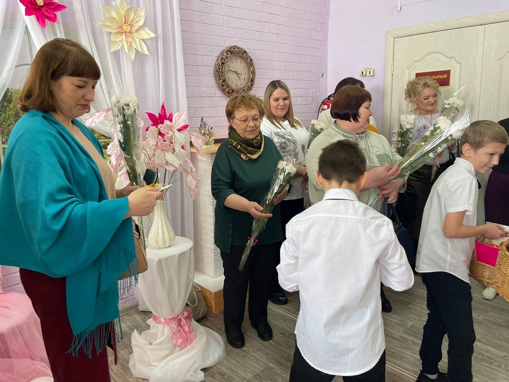 В Троицком районе состоялось праздничное мероприятие, посвященное Международному женскому дню